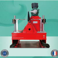 梯形梁两点弯曲动态试验系统