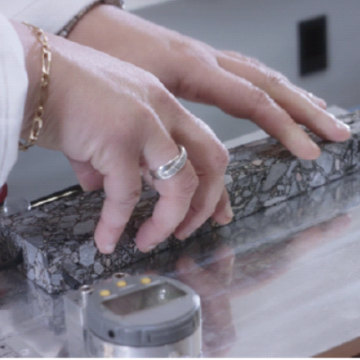 梯形梁两点弯曲动态试验系统图3